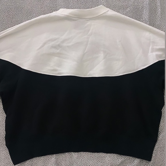 Nike Cropped Crewneck size XL (black & white) - Picture 2 of 3
